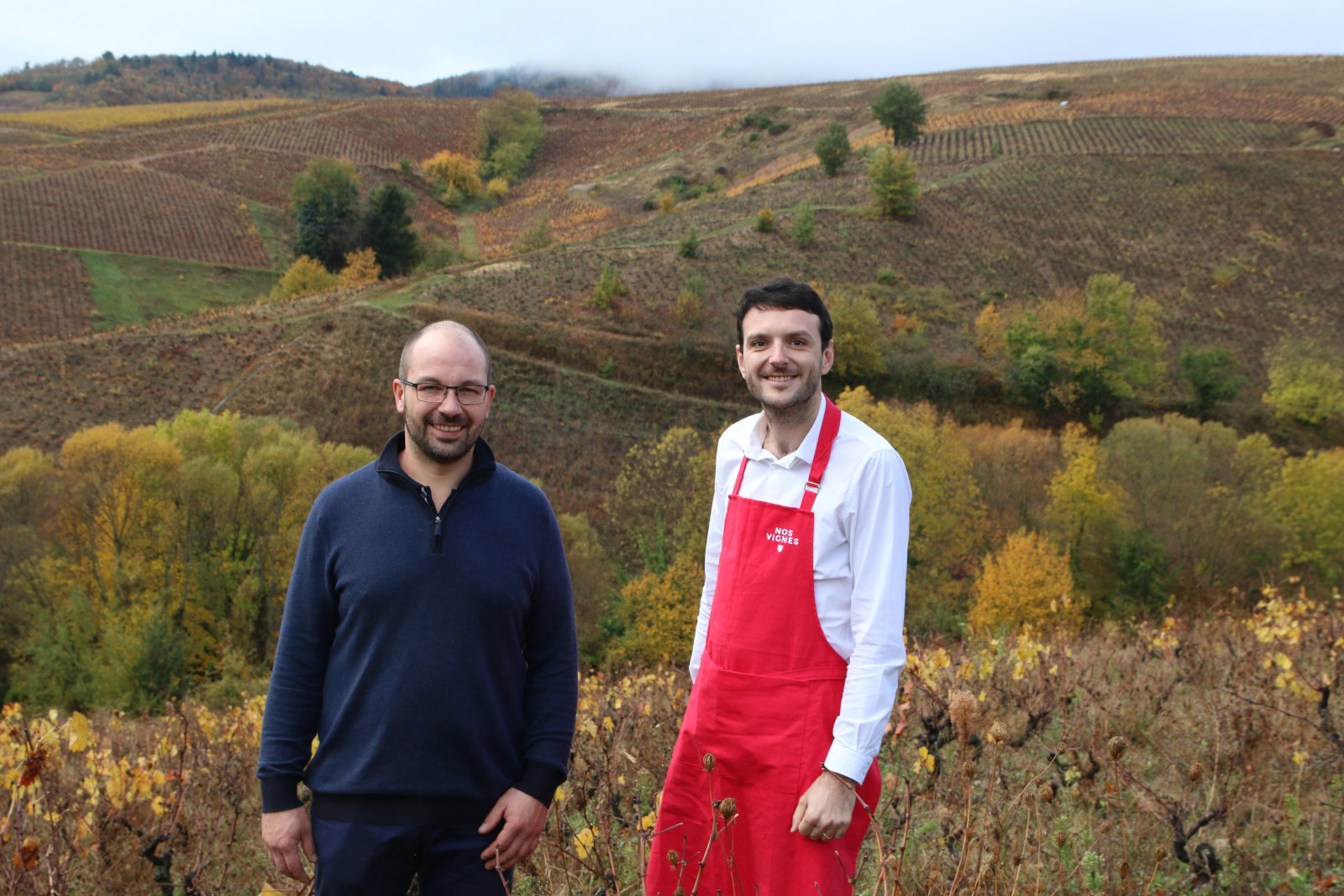 Pierre et Jérémy dans les vignes du Beaujolais